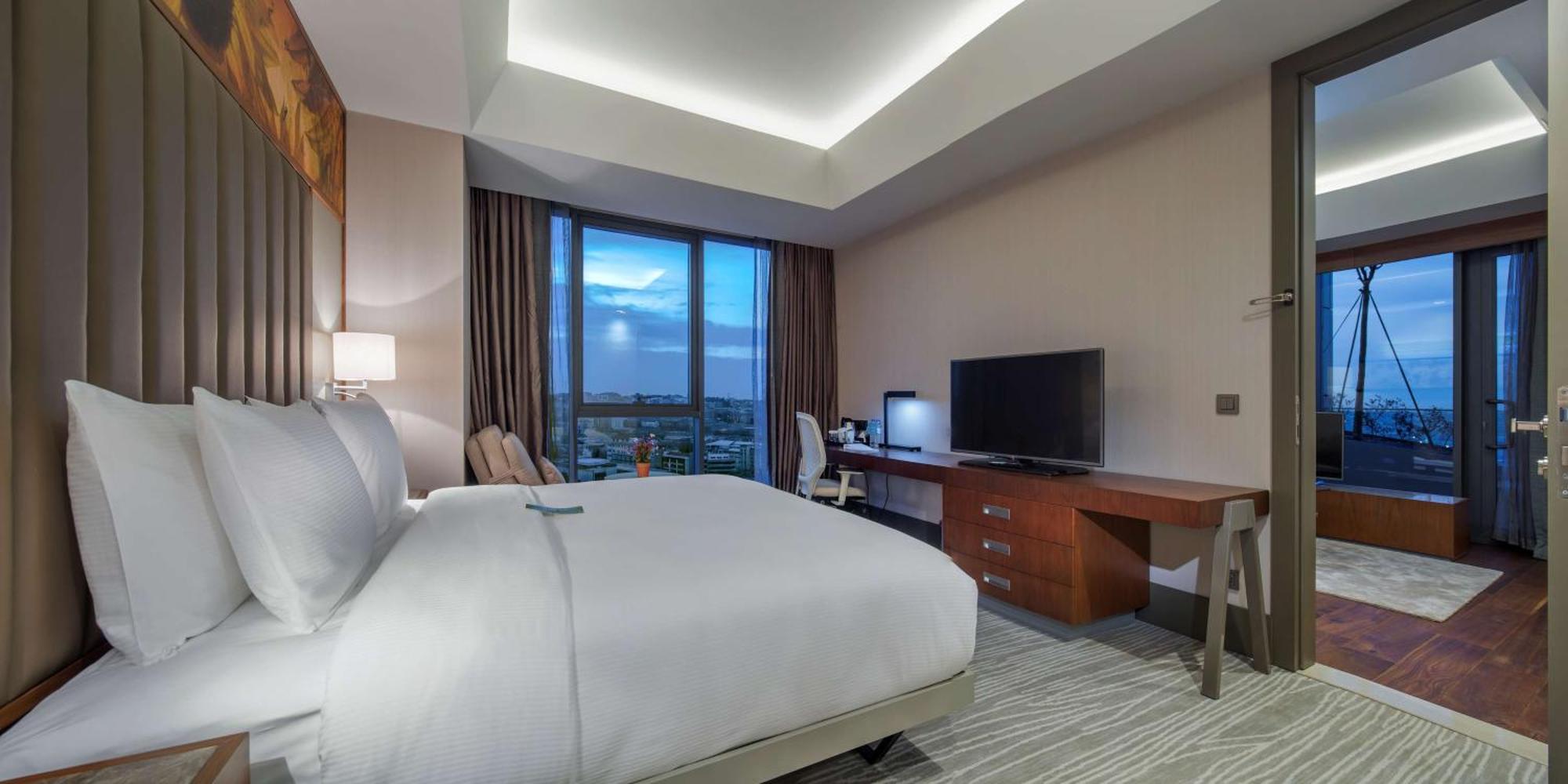 Hilton Garden Inn Istanbul Atatuerk Airport Exterior foto