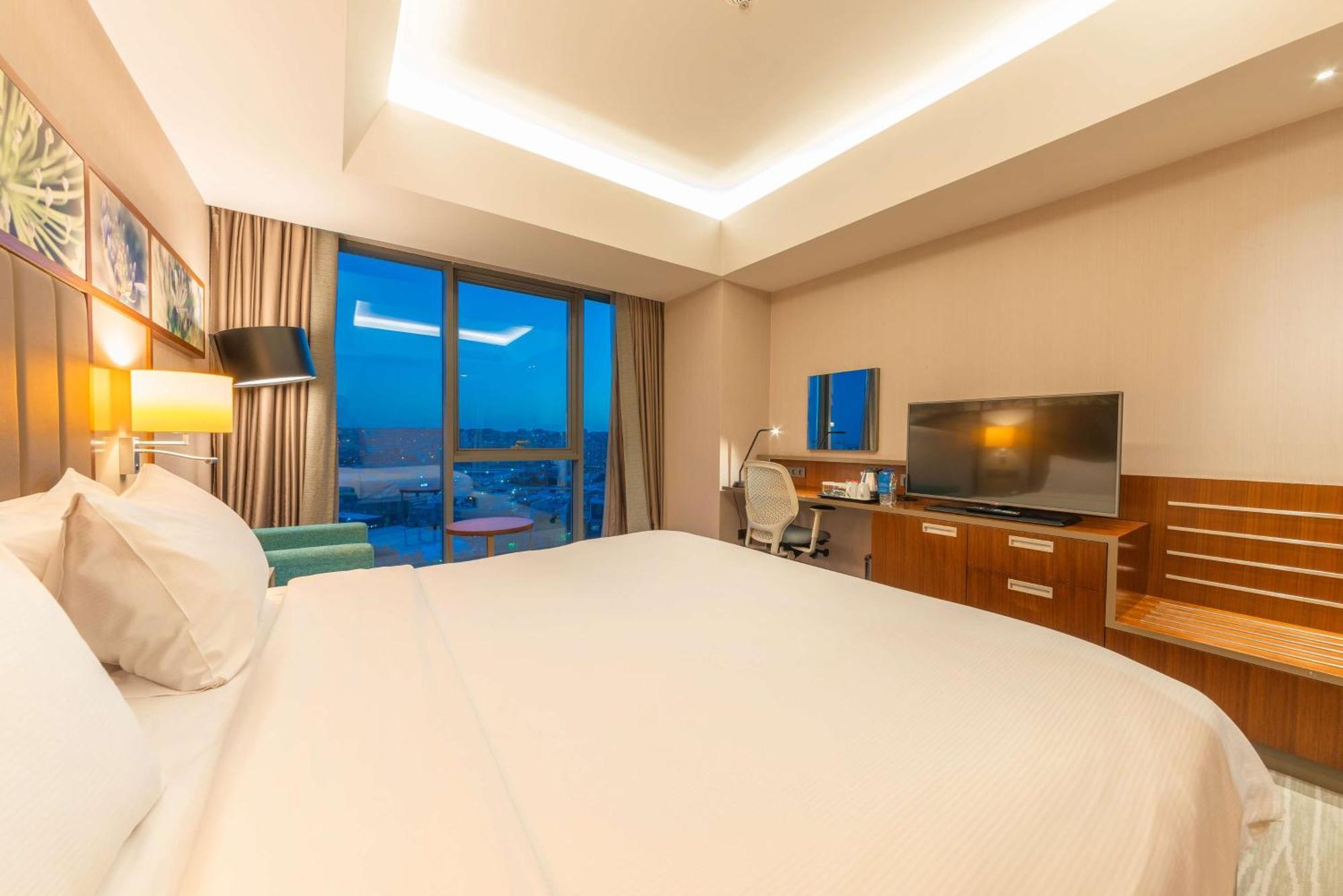 Hilton Garden Inn Istanbul Atatuerk Airport Exterior foto