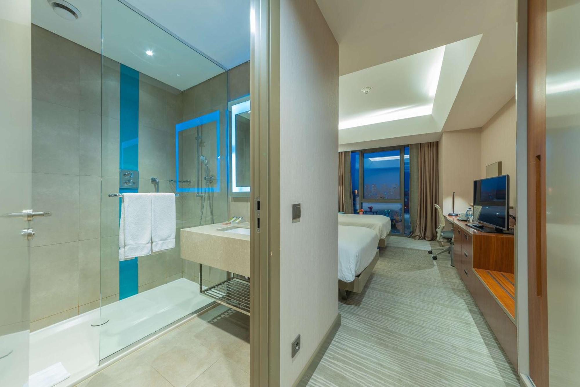 Hilton Garden Inn Istanbul Atatuerk Airport Exterior foto